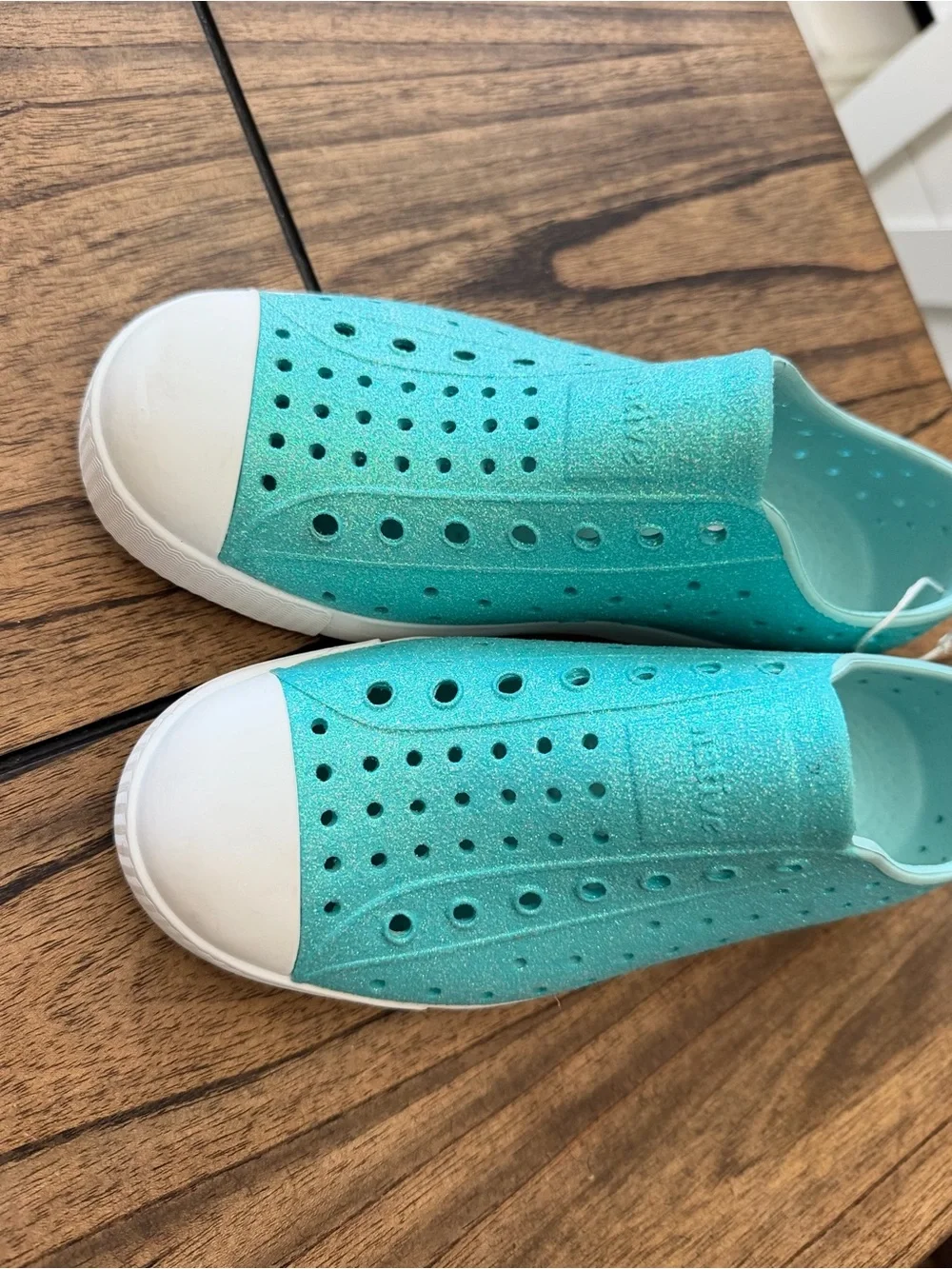 NATIVE Junior size shoes size J-3 Bling Glitter Slip-On Sneaker